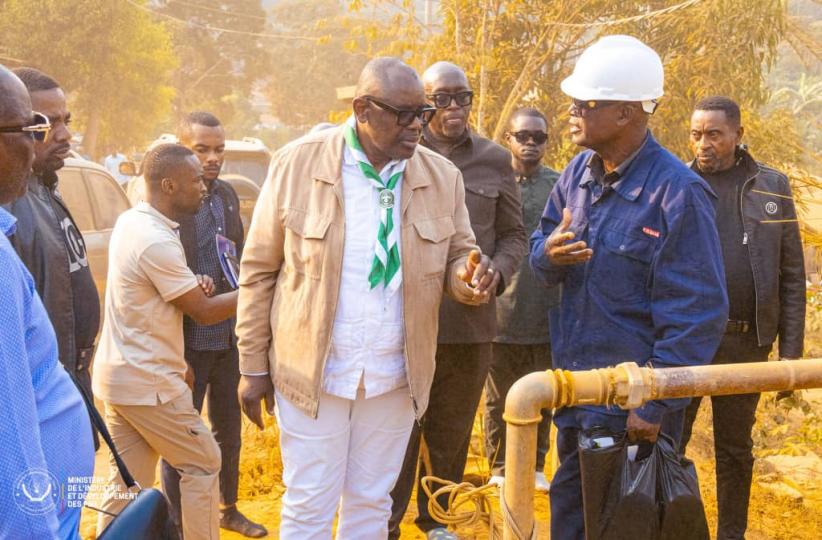 Louis Watum, ministre congolais de l'industrie à Nkamba