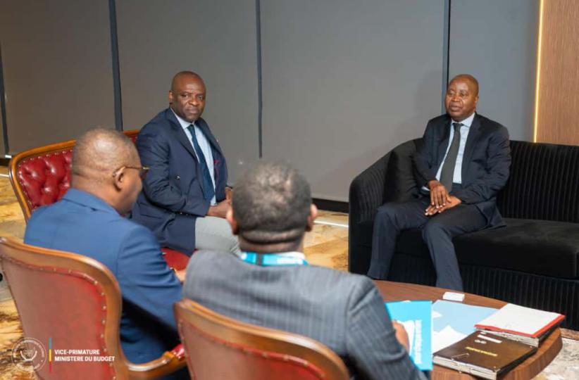 Adolphe Muzito, ministre du Budget et la délégation de l'Unicef 