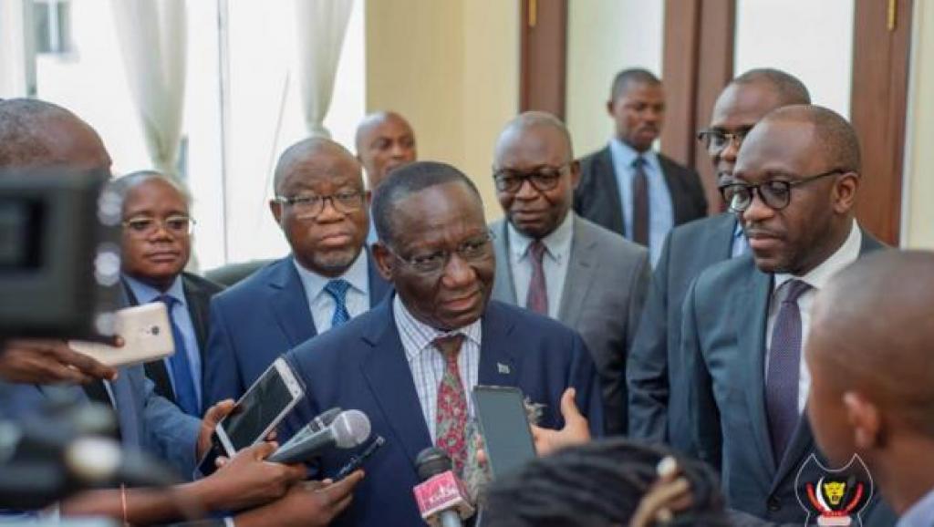 Ilunga et les membres du gouvernement