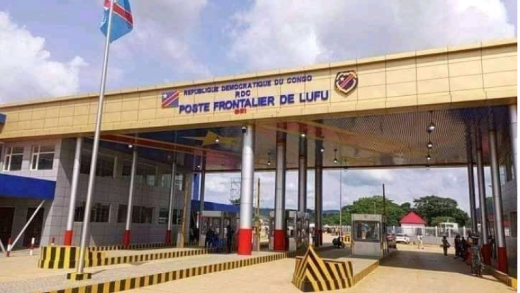 Le poste frontalier de Lufu entre la RDC et l'Angola