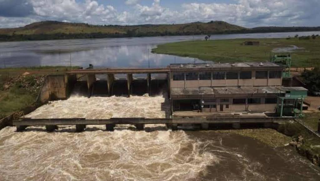 A la Centrale de Mobayi Mbongo,  des murs de séparation ont été construits pour éviter tout risque d'inondation en cas de crue de la rivière Ubangi 