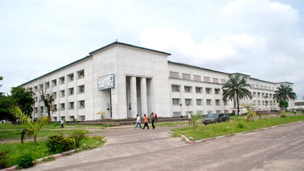 Le bâtiment de la Fonction publique à Kinshasa