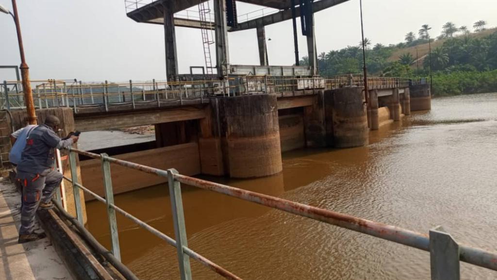 La baisse du niveau d'eau est visible à Zongo 