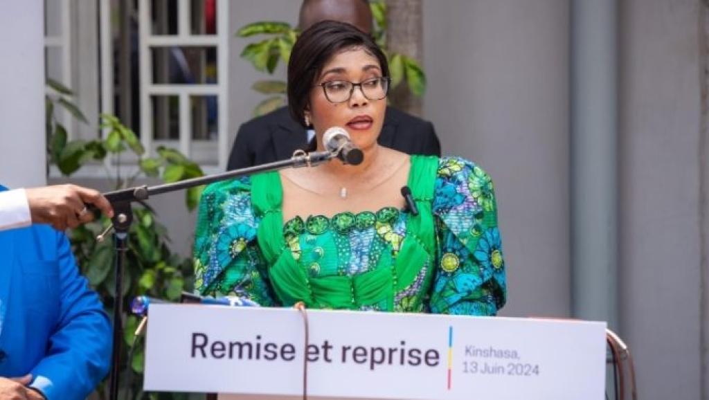 La ministre des Affaires foncières, Acacias Bandubola Mbongo