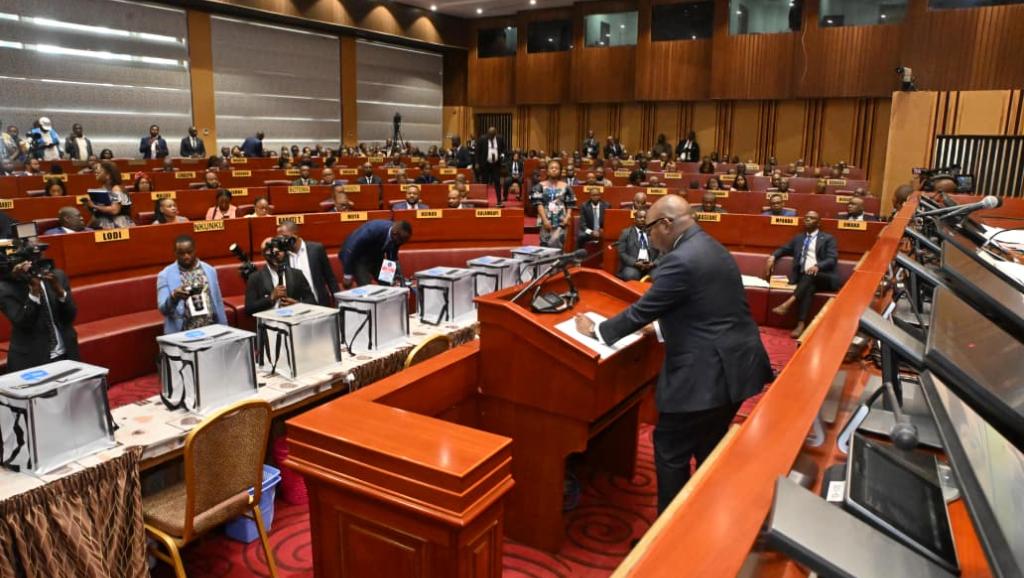 Le candidat à la présidence du Sénat, Sama Lukonde devant la plénière de la Chambre des sages