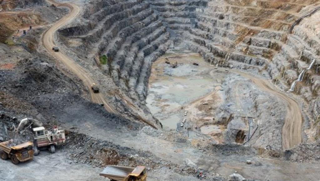 Une carrière des mines