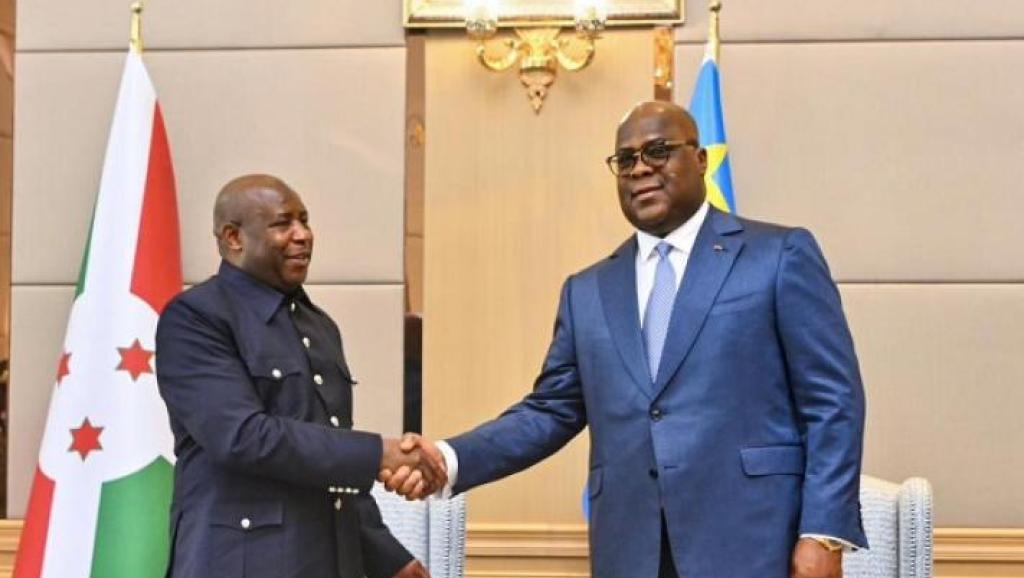 Evariste Ndayishimiye et Félix Tshisekedi,  respectivement présidents du Burundi et du Rwanda
