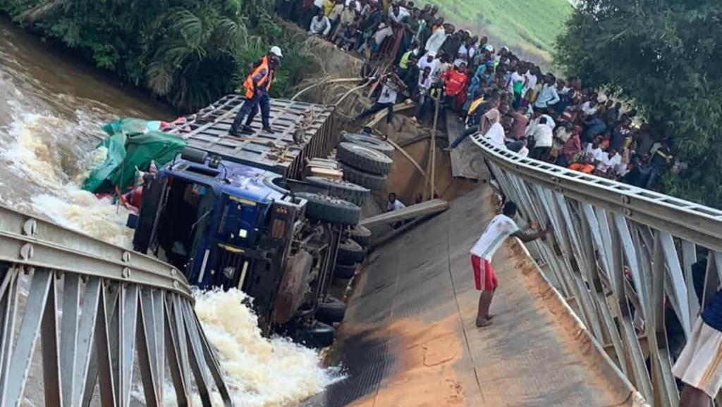 Photo du pont Bundwe effondré sur la RN1 dans le territoire de Bukama lundi 1 septembre 2025