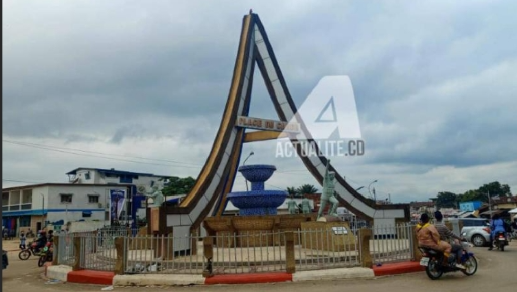 Le rond-point du Canon, dans la ville de Kisangani, chef-lieu de la province de la Tshopo, au Nord-est de la RDC