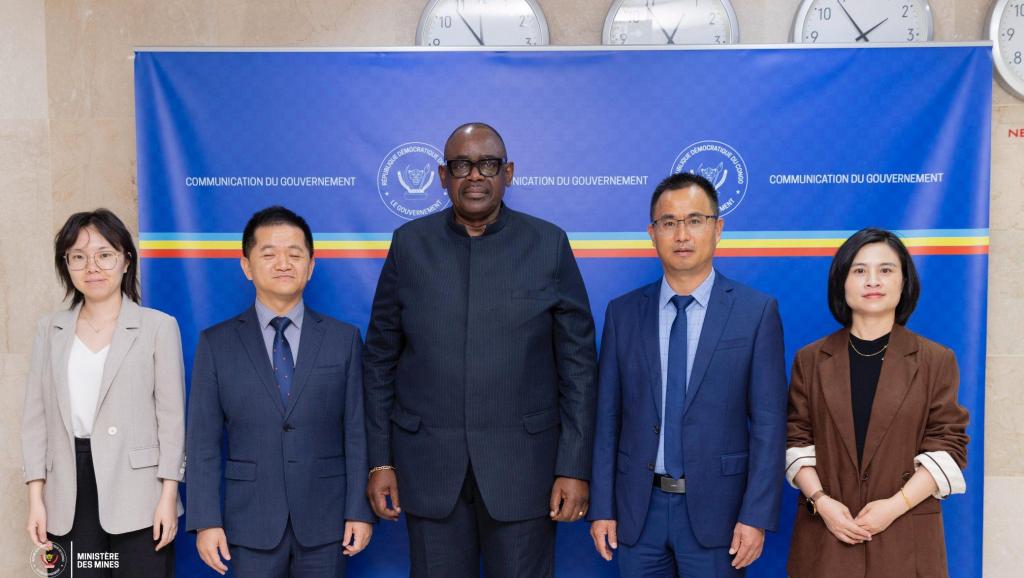 Le Groupe Zijin Mining lors de la présentation de son rapport annuel de production minier sur l'an 2025 au ministre de Mines
