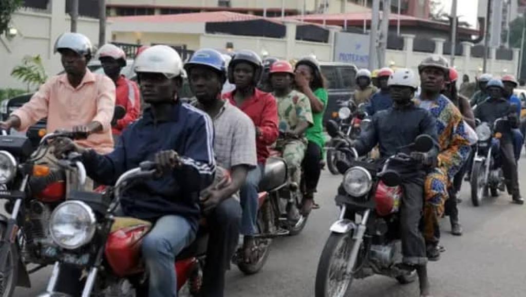 Taxis-motos.