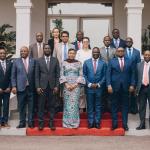 La PM Judith Suminwa posant avec l'équipe du FMI et les  membres du Gouvernement 