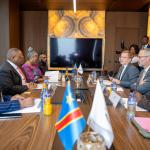 Doudou Fwamba, ministre de Finances, et l'ambassadeur francais en RDC, Rémi Maréchaux mercredi lors de leur rencontre à Kinshasa