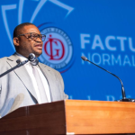 Doudou Fwamba, ministre des Finances, lors d'une séance d'échanges avec les membres de la FEC à Kinshasa