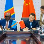 Signature entre les deux parties 