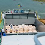 Première exportation régionale de concentrés de lithium depuis le port de Kalemie.