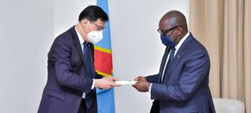 Le Premier Ministre et l'ambassadeur de Chine en RDC