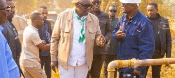 Louis Watum, ministre congolais de l'industrie à Nkamba