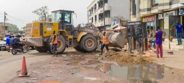 L’état de délabrement sur la route de Matadi, au croisement Okito et Maternité à Kinshasa