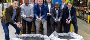 Photo prise lors de la première exportation du Tungstène sur le sol américain 