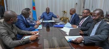 Lors de la réunion sur la conjoncture économique actuelle 