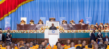 Le président de la RDC Félix Tshisekedi, devant les deux chambres du parlement à Kinshasa lundi 8 décembre 2025