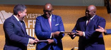 Lors de la signature du partenariat stratégique entre l’EGC et ERG à Cape Town en Afrique du Sud en marge de 32ième Indaba Mining 