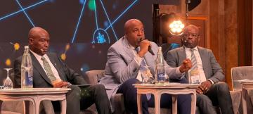 Molendo Sakombi à Paris