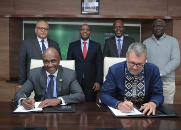 Cérémonie de signature de l'accord entre la TMB ET KCB GROUP Plc 