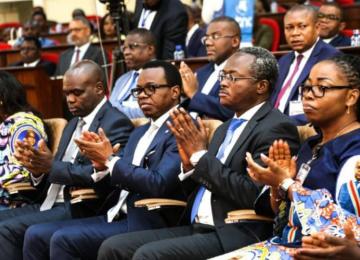 Des gouverneurs au Palais de la Nation,  lors du discours du président de la République 