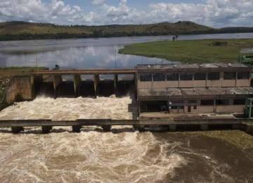 A la Centrale de Mobayi Mbongo,  des murs de séparation ont été construits pour éviter tout risque d'inondation en cas de crue de la rivière Ubangi 