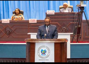 Doudou Fwamba devant l'Assemblée nationale