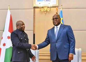 Evariste Ndayishimiye et Félix Tshisekedi,  respectivement présidents du Burundi et du Rwanda