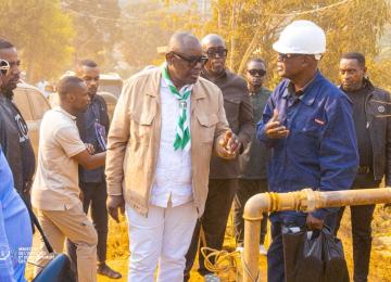 Louis Watum, ministre congolais de l'industrie à Nkamba