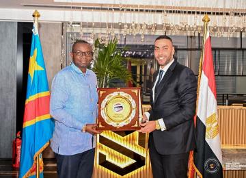 Julien Paluku, et Mahmoud Samih, PDG de Mahmoud Samih Holding lors de l'évaluation du parténariat au Caire ce dimanche 14 septembre 2025