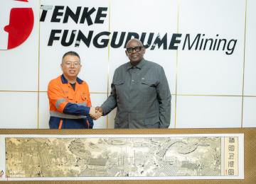 Ministre de Mines, Louis Watum, et le responsable de Tenke Fungurume Mining dans la province du Lualaba ce vendredi 19 sept 2025