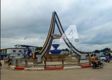 Le rond-point du Canon, dans la ville de Kisangani, chef-lieu de la province de la Tshopo, au Nord-est de la RDC