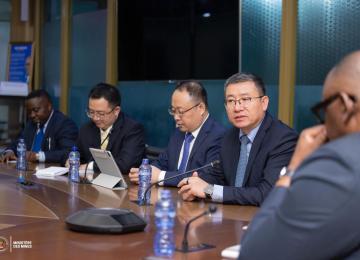 Au cours de l'audience accordée ce mardi 16 décembre 2025 par le Ministre de Mines Louis Kabamba, à la délégation du Groupe CMOC 