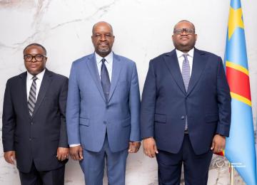 La délégation du Fonds monétaire international et le  ministre de Finances cccongolais, Doudou Fwamba 