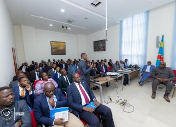 Les Enarques défendent leurs recommandations devant le ministre des Mines, Louis Watum Kabamba.