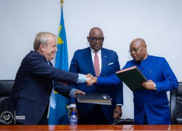 Le ministre des Mines présidant la cérémonie de signature de l'Accord- cadre entre le Fomin et Adex Platform AG