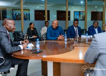 Le VPM Daniel Mukoko Samba à l'écoute de la délégation du Corps de l'élite scientifique de l'UDPS/Tshisekedi.