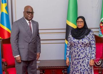 Le président Félix Tshisekedi reçu par son homologue tanzanienne Samia Suluhu Hassan.