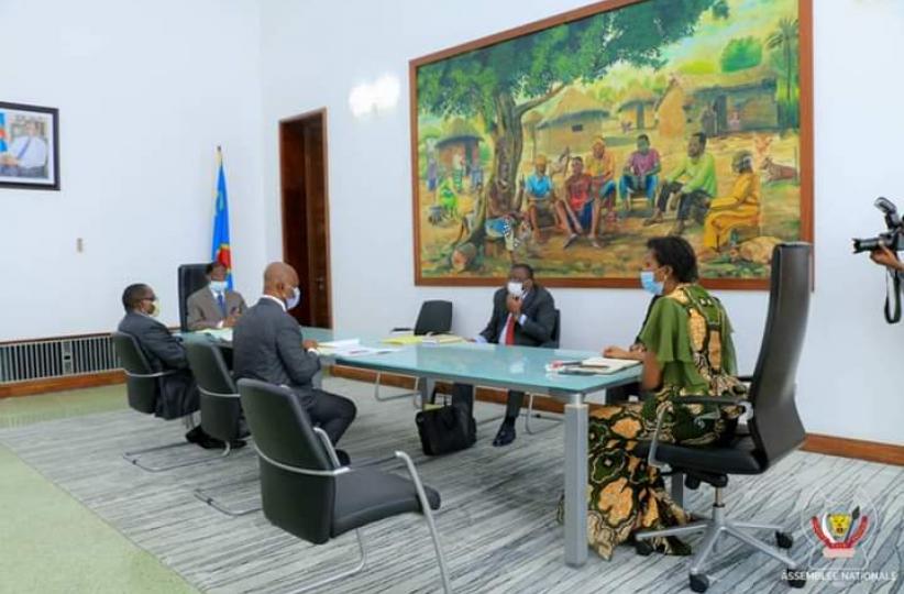 Réunion de deux chambres du parlement