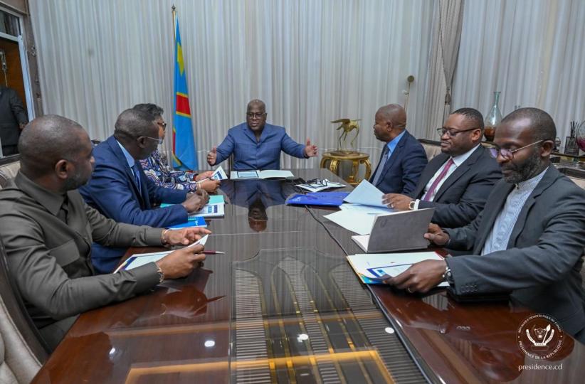 Lors de la réunion sur la conjoncture économique actuelle 