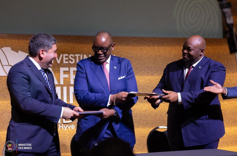 Lors de la signature du partenariat stratégique entre l’EGC et ERG à Cape Town en Afrique du Sud en marge de 32ième Indaba Mining 