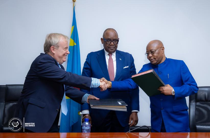 Le ministre des Mines présidant la cérémonie de signature de l'Accord- cadre entre le Fomin et Adex Platform AG