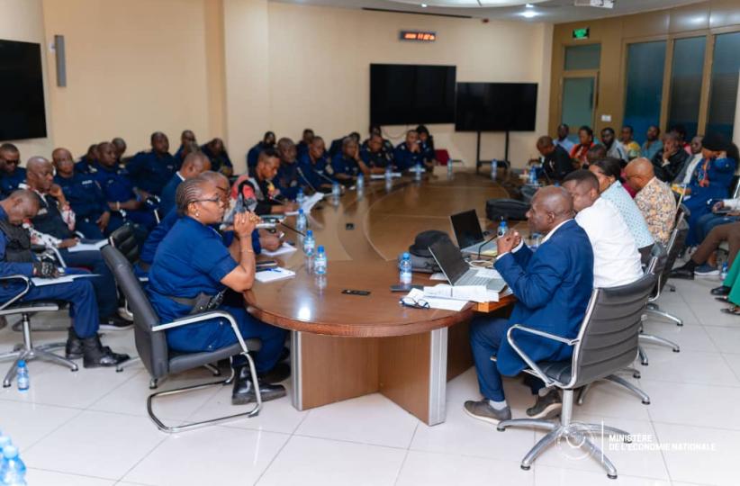 Le ministère de l'Économie nationale en réunion de coordination avec la PNC pour l'application effective de la réforme sur le petit commerce et le commerce de détail en RDC.