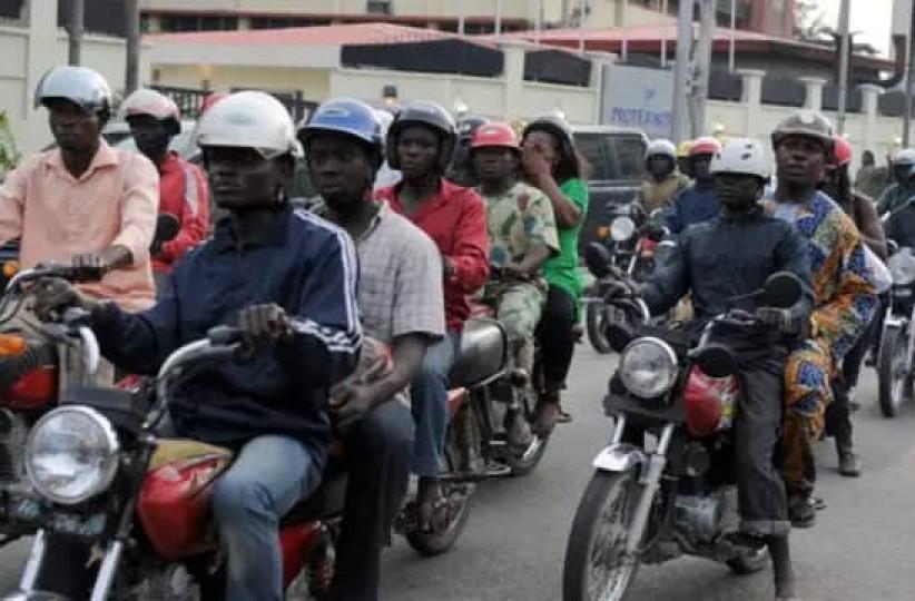 Taxis-motos.